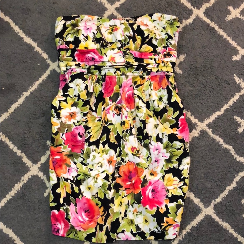 Floral strapless dress with pockets